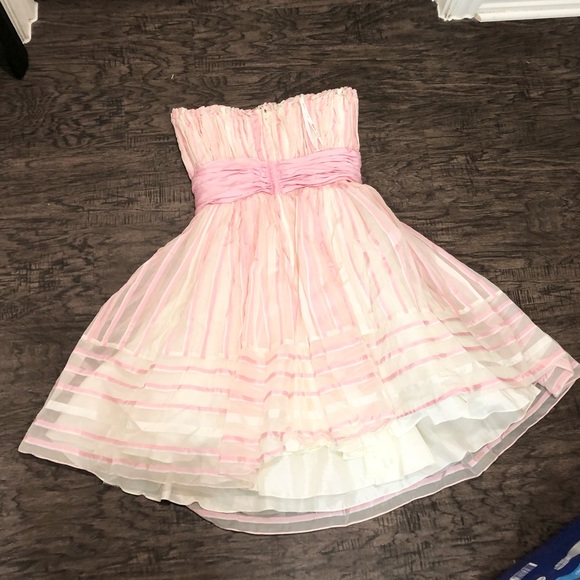 ❌Sold❌ Pink and White Betsey Johnson Dress GUC - Picture 3 of 10